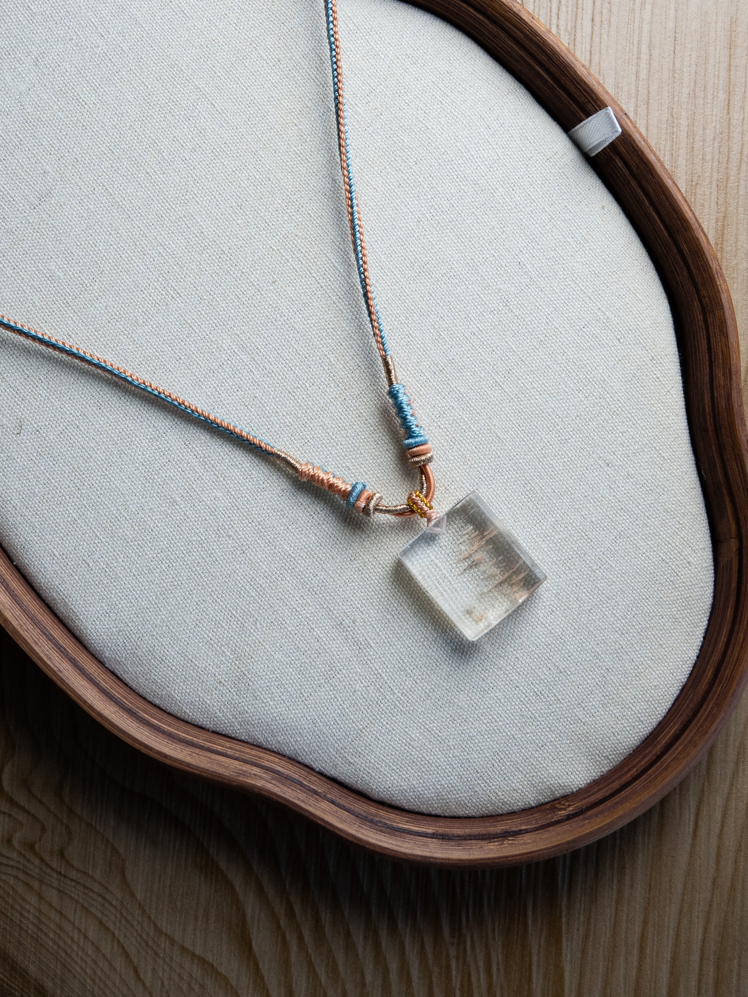 One-of-a-Kind Vision Mineral Quartz Necklace | Natural Crystal Phenomenon Pendant for Collectors (Gift-Ready)