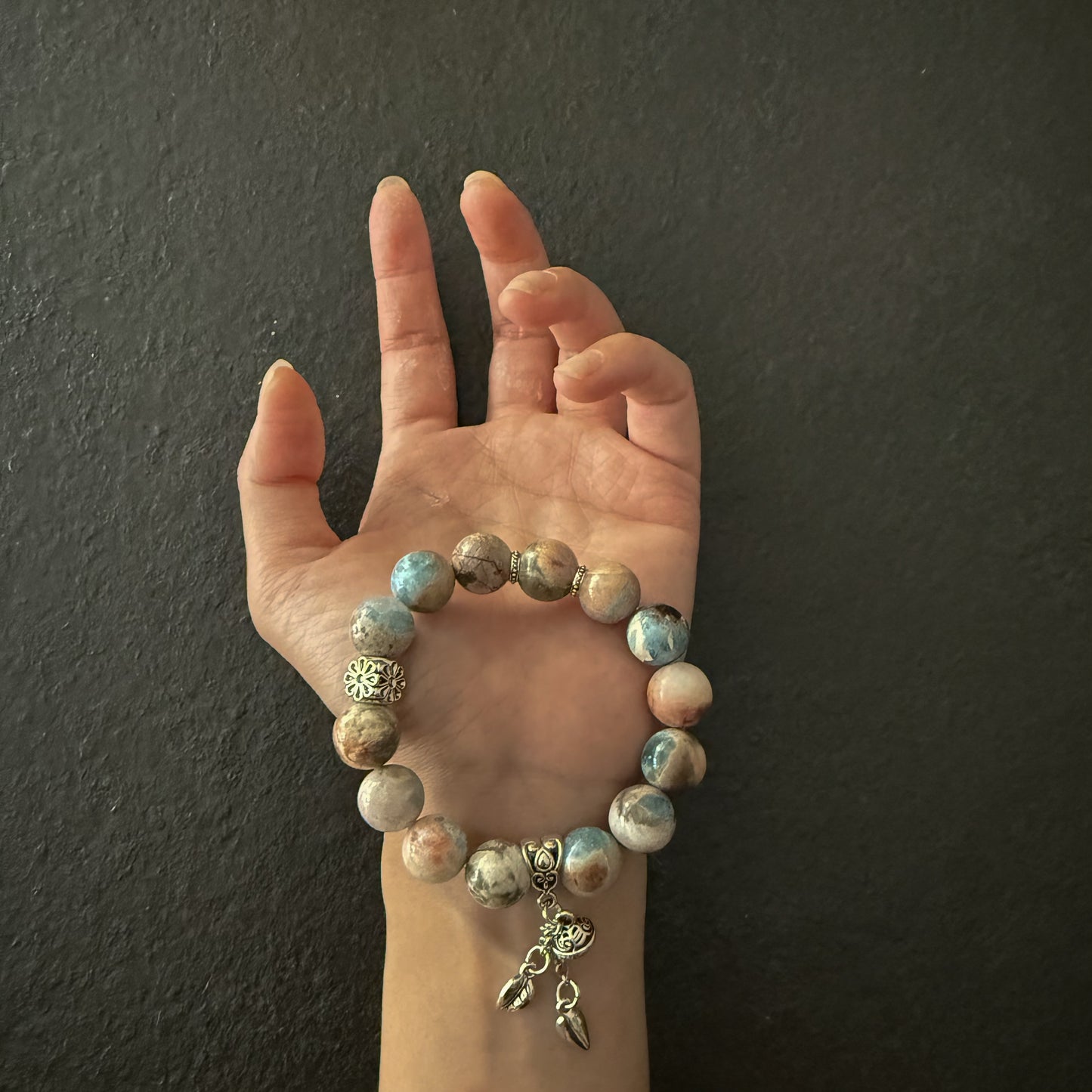 Island Aquamarine Crystal Bracelet – Calming Energy from the Sea– Natural Healing Crystals Jewelry – Handmade Natural Crystals|「Ethereal Veil」