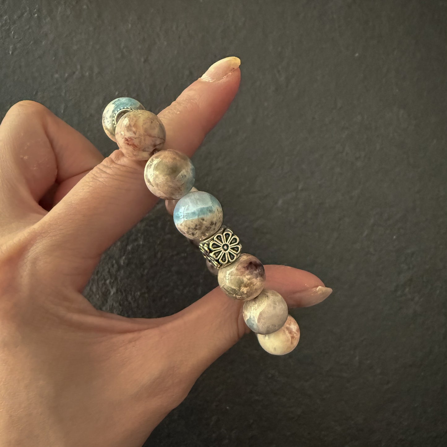 Island Aquamarine Crystal Bracelet – Calming Energy from the Sea– Natural Healing Crystals Jewelry – Handmade Natural Crystals|「Ethereal Veil」